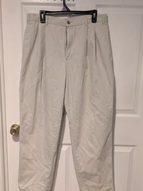 Vintage Men's Pleated Chinos in Light Beige